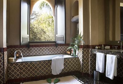 پالیز ازیزا اند اسپا