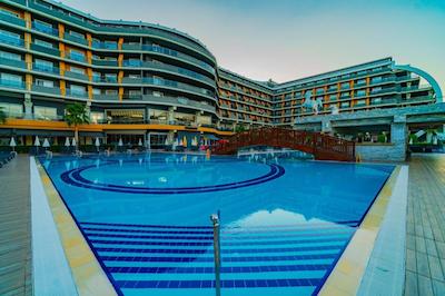 سنزا زن د این ریزورت اند اسپا هتل