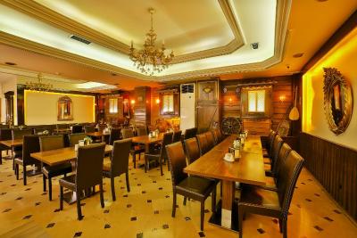 گرند انت هتل