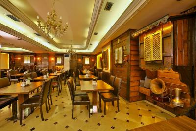 گرند انت هتل