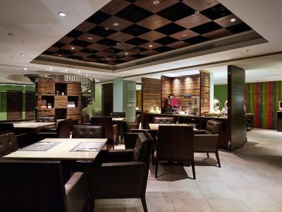 د تانگو لینسن