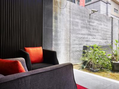 د تانگو لینسن