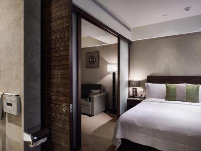 د تانگو لینسن