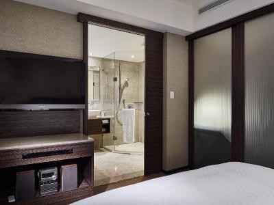 د تانگو لینسن