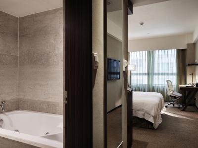 د تانگو لینسن