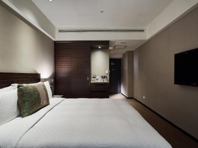 د تانگو لینسن