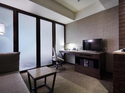 د تانگو لینسن