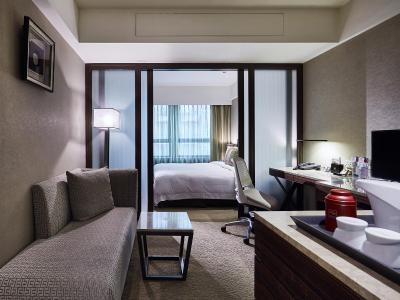 د تانگو لینسن