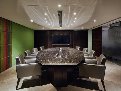 د تانگو لینسن