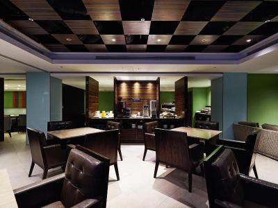 د تانگو لینسن