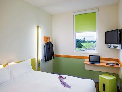 ایبیز بوجت اوکلاند آیرپرت