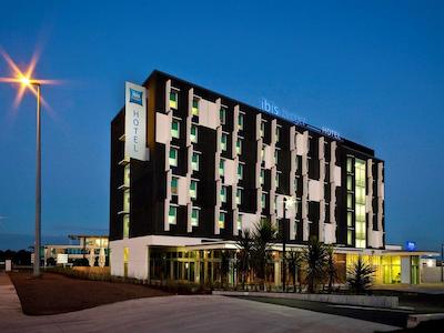 ایبیز بوجت اوکلاند آیرپرت