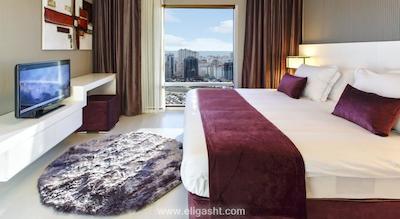 فلورا سوئیتس