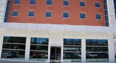 فلورا سوئیتس