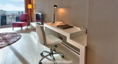 فلورا سوئیتس