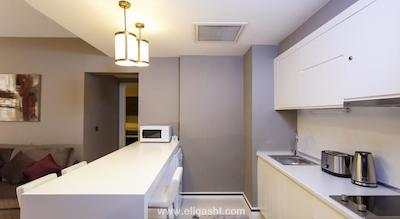 فلورا سوئیتس