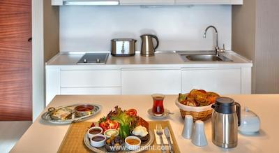 فلورا سوئیتس