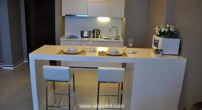 فلورا سوئیتس