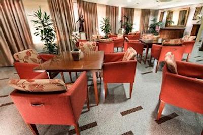 سرکتل هتل سلو