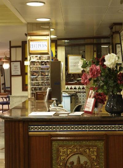 سرکتل هتل سلو