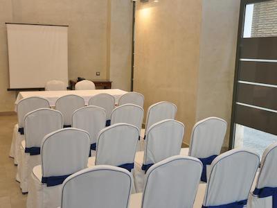 سرکتل هتل سلو