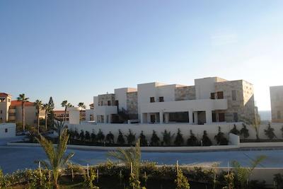 امفرا هتل اند سویتز