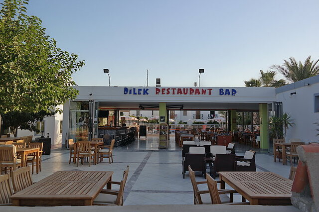 دیلک اپارت هتل