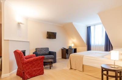 هتل اسپیز اند اسپیز