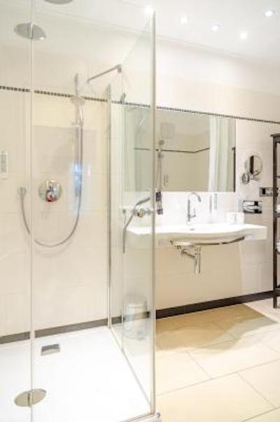 هتل اسپیز اند اسپیز