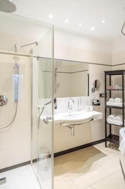 هتل اسپیز اند اسپیز