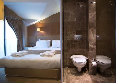 جی کا ریجنسی سوئیتس هتل