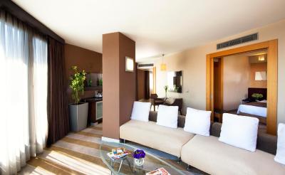 پوینت هتل تکسیم