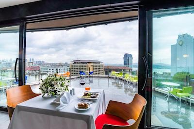 پوینت هتل تکسیم