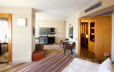 پوینت هتل تکسیم