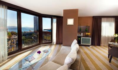 پوینت هتل تکسیم