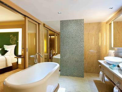 نوتل جاکارتا گاجاه مادا