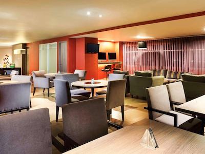 نوتل جاکارتا گاجاه مادا