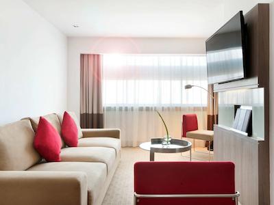 نوتل جاکارتا گاجاه مادا