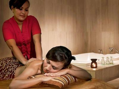 نوتل جاکارتا گاجاه مادا