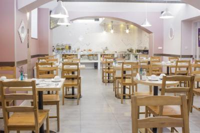 ریال کورت اپارتمنتز