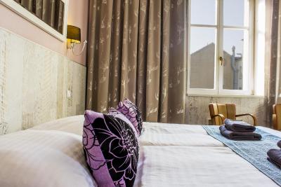 ریال کورت اپارتمنتز