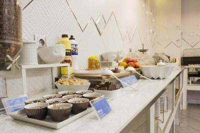 ریال کورت اپارتمنتز