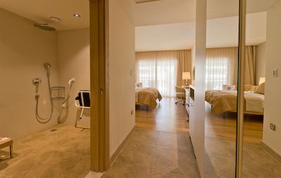 توی سنسیمار اندیز بای باروت هتلز