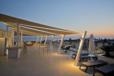 توی سنسیمار اندیز بای باروت هتلز