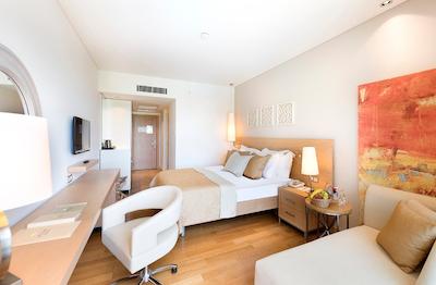 توی سنسیمار اندیز بای باروت هتلز