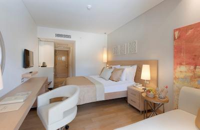 توی سنسیمار اندیز بای باروت هتلز