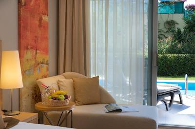 توی سنسیمار اندیز بای باروت هتلز