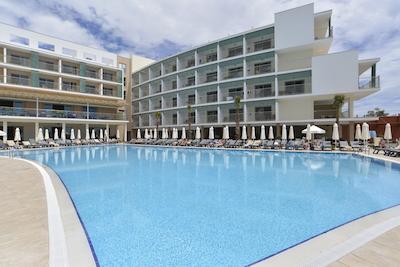 توی سنسیمار اندیز بای باروت هتلز