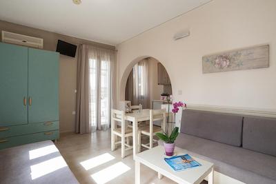 رینبو اپارتمنتز