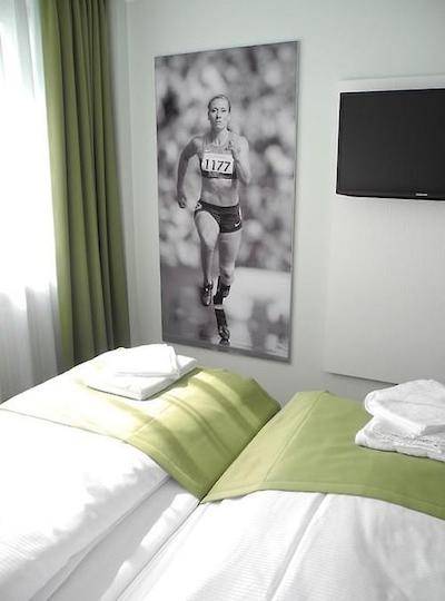 هتل اسپرتفروم رستک